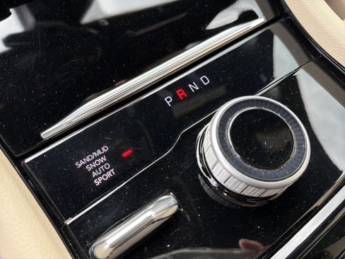 Certified 2023 Jeep Grand Cherokee Limited w/ Luxury Tech Group II AWD/4WD image 35