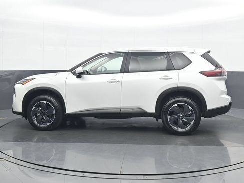 Used 2024 Nissan Rogue SV AWD/4WD image 3