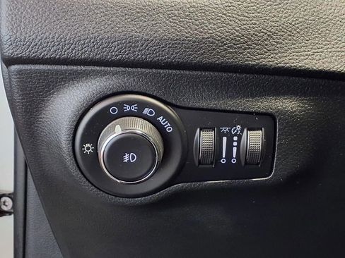 Used 2018 Jeep Compass Limited w/ Navigation Group AWD/4WD image 18