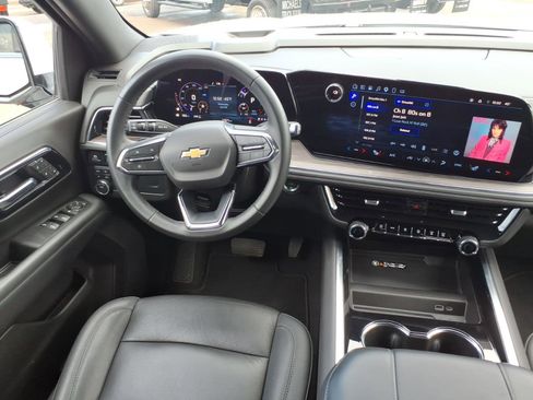 Used 2025 Chevrolet Tahoe LT AWD/4WD image 14