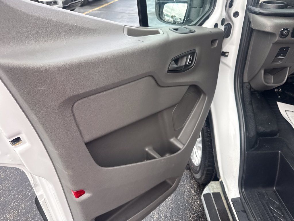 Used 2025 Ford Transit 250 Low Roof w/ Exterior Upgrade Package RWD image 31