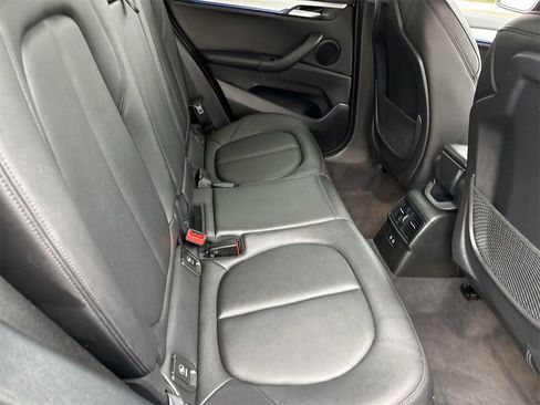 Used 2021 BMW X1 sDrive28i w/ M Sport Package image 9
