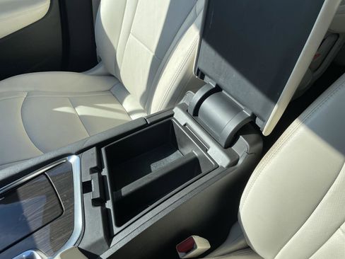 Used 2022 Buick Enclave Premium w/ Experience Buick Package image 28