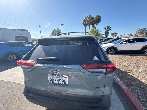 Used 2020 Toyota RAV4 XLE FWD image 8