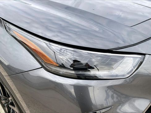 Used 2023 Toyota Highlander XSE image 28