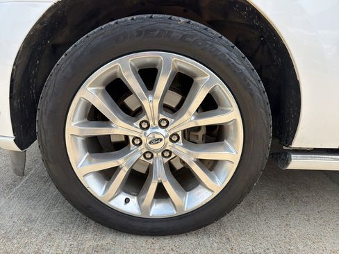 Used 2019 Ford Expedition Max Platinum RWD image 9