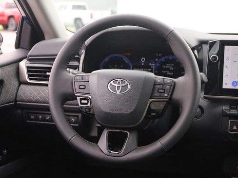 Used 2026 Toyota Camry XLE AWD/4WD image 24
