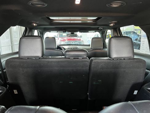 Used 2019 Ford Explorer XLT w/ XLT Sport Appearance Package AWD/4WD image 27