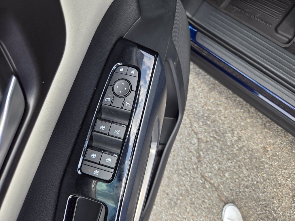 New 2026 Nissan Pathfinder Platinum FWD image 20