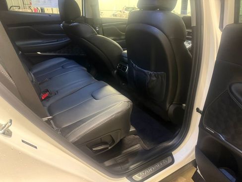 Used 2023 Hyundai Santa Fe SEL Premium image 19