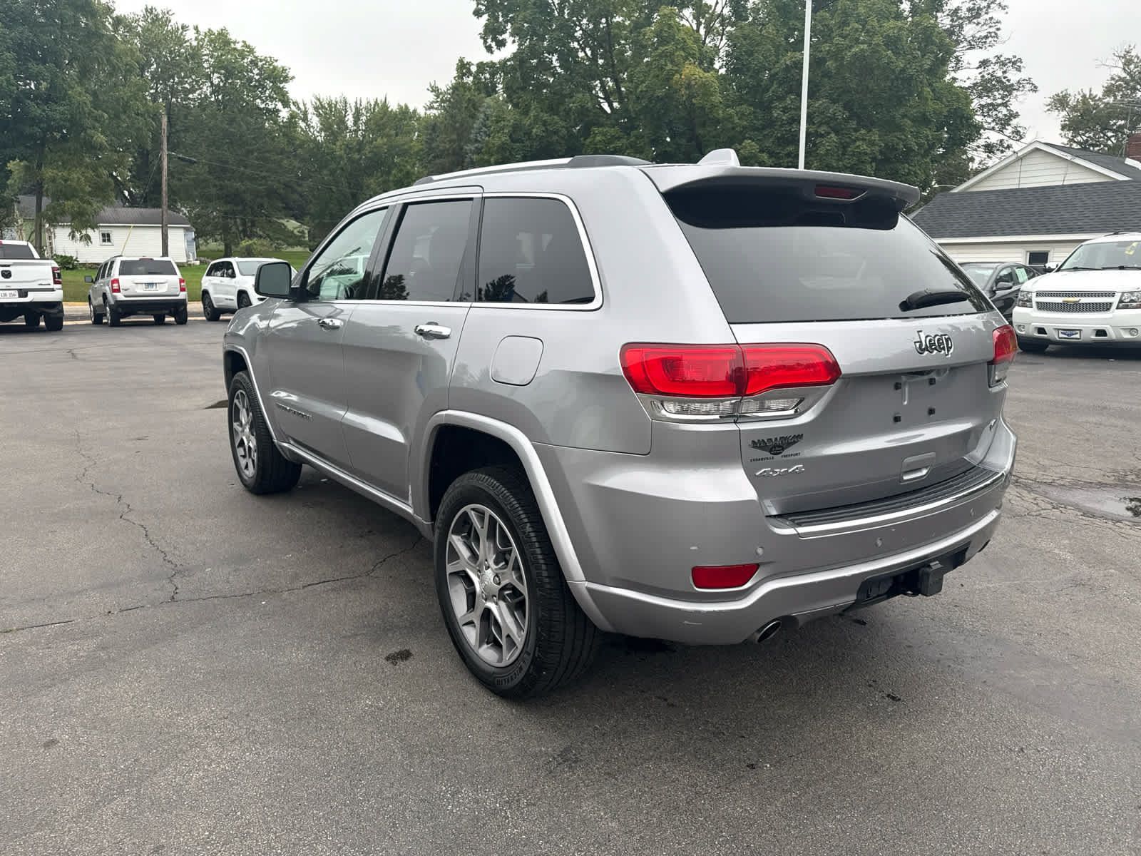 Used 2020 Jeep Grand Cherokee Overland AWD/4WD image 5