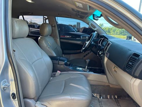 Used 2008 Toyota 4Runner SR5 AWD/4WD image 25