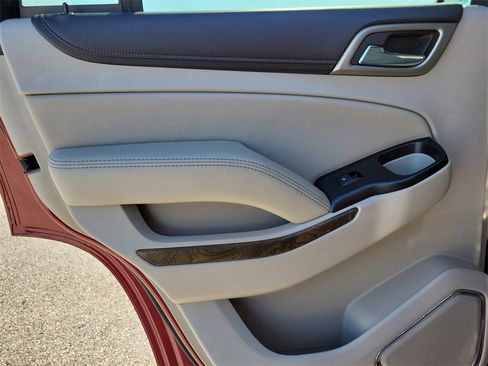 Used 2018 GMC Yukon Denali image 10