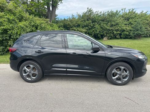 Used 2023 Ford Escape ST-Line w/ Tech Pack #1 image 3