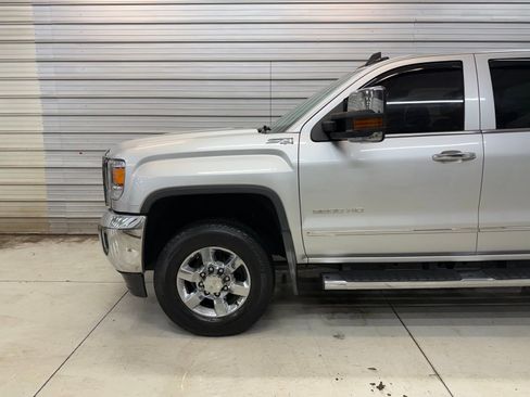Used 2018 GMC Sierra 2500 SLT w/ Snow Plow Prep Package image 4