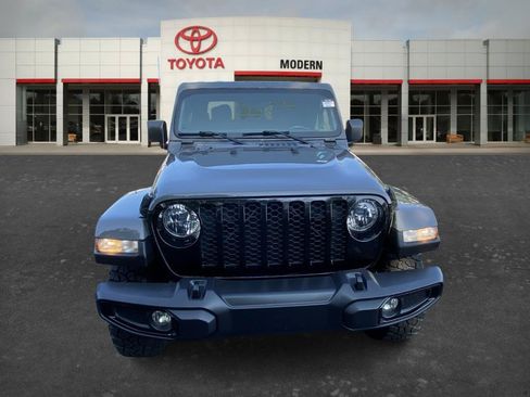 Used 2021 Jeep Gladiator Sport AWD/4WD image 2