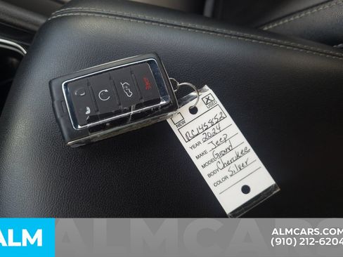 Used 2024 Jeep Grand Cherokee Limited 4xe AWD/4WD image 18