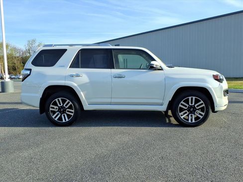 Certified 2022 Toyota 4Runner Limited AWD/4WD image 3