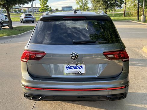 Certified 2024 Volkswagen Tiguan SE R-Line w/ MDO Package, Three-Row image 9
