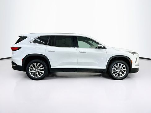Used 2025 Buick Enclave Preferred AWD/4WD image 10