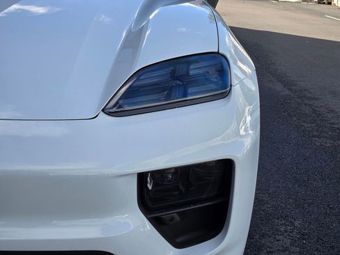 New 2026 Porsche Macan Electric image 12