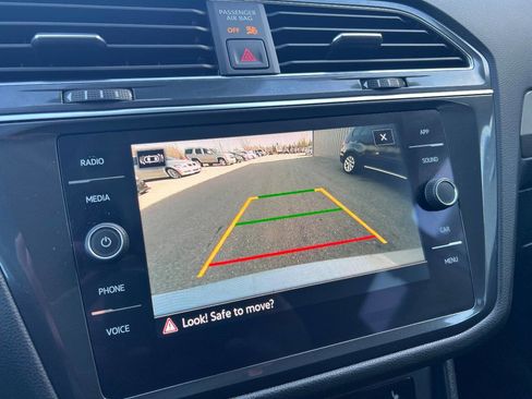 Used 2023 Volkswagen Tiguan SE image 11