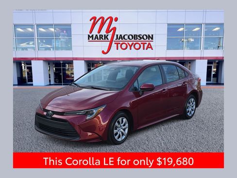 Used 2025 Toyota Corolla LE image 1