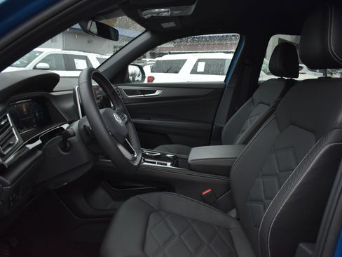 Used 2024 Volkswagen Atlas Cross Sport SE image 14