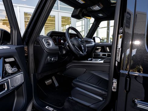 Used 2025 Mercedes-Benz G 550 image 21
