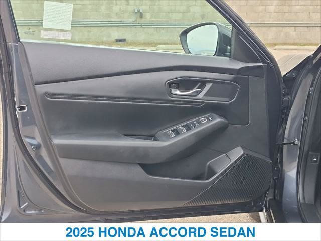 Used 2025 Honda Accord SE image 12