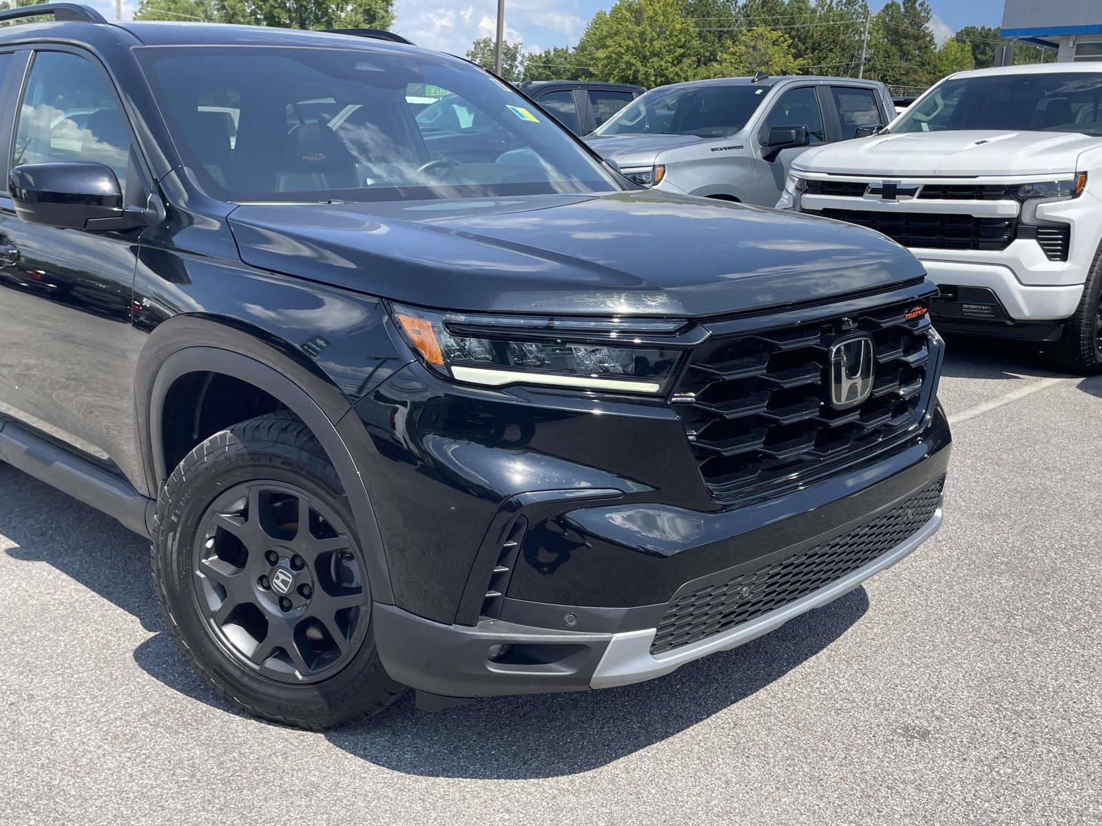 Used 2025 Honda Pilot TrailSport image 26