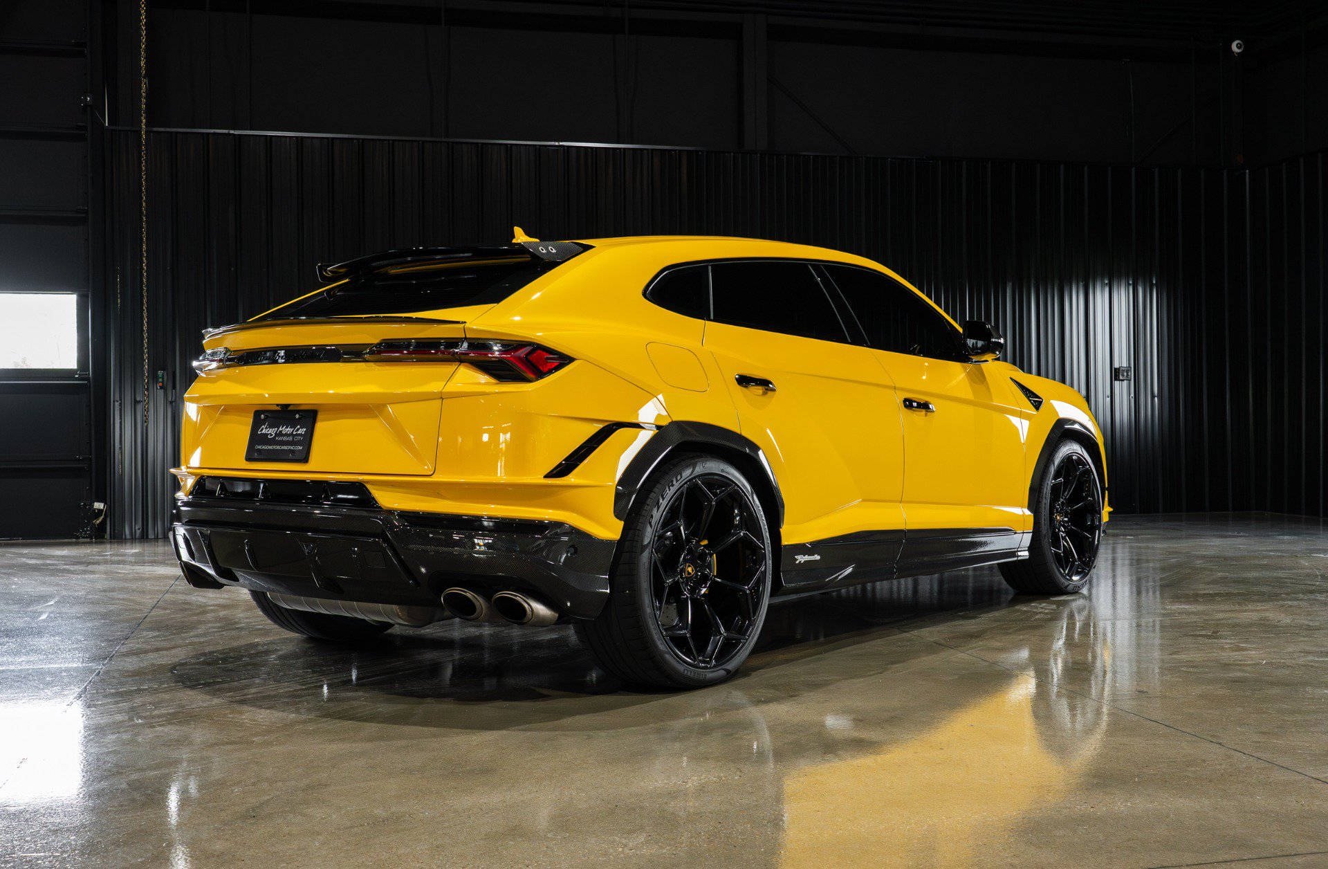 Used 2024 Lamborghini Urus Performante AWD/4WD image 3