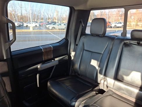 Used 2019 Ford F150 Lariat w/ Trailer Tow Package image 12