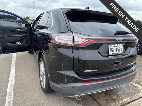 Used 2017 Ford Edge Titanium w/ Equipment Group 301A FWD image 4