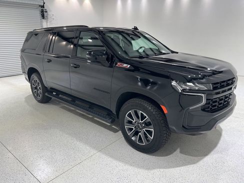 Used 2023 Chevrolet Suburban Z71 w/ Luxury Package image 7