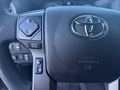 Used 2022 Toyota Tacoma TRD Sport w/ Technology Package AWD/4WD image 17