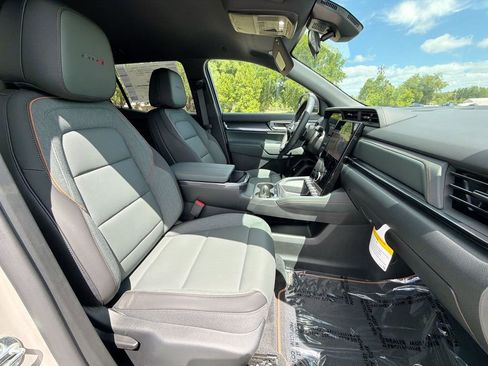 New 2026 GMC Terrain AT4 AWD/4WD image 33