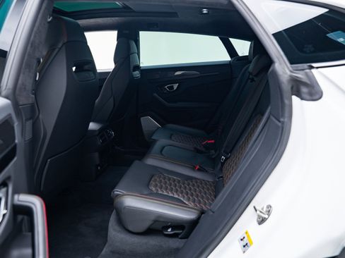 Used 2022 Lamborghini Urus image 38