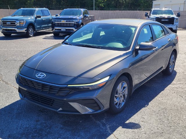 Used 2024 Hyundai Elantra SEL FWD image 6