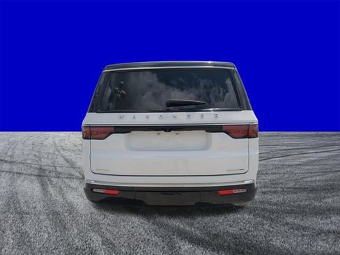 Used 2023 Jeep Wagoneer L Series II w/ Premium Group I AWD/4WD image 5