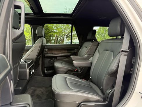 Used 2018 Ford Expedition Limited w/ Equipment Group 302A AWD/4WD image 16