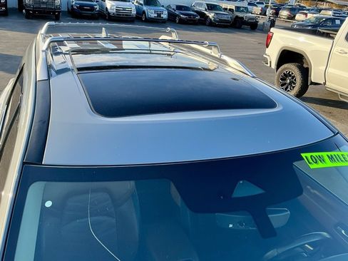 Used 2023 Nissan Pathfinder Platinum w/ Black Appearance Package image 22