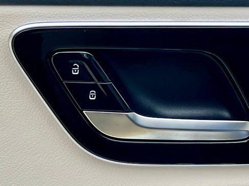 Certified 2023 Mercedes-Benz GLC 300 4MATIC image 24