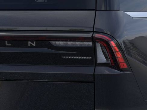 New 2026 Lincoln Navigator Premiere AWD/4WD image 21