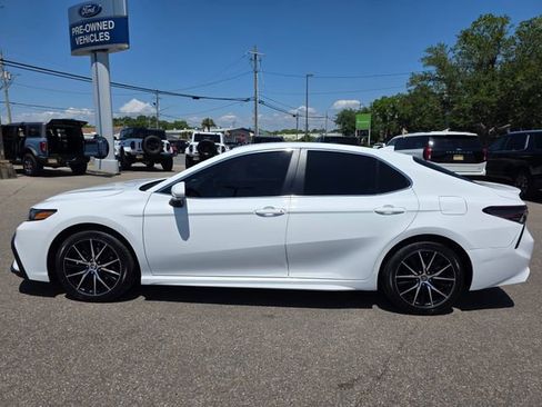 Used 2023 Toyota Camry SE FWD image 5