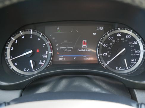 Used 2021 Toyota Highlander XLE AWD/4WD image 22