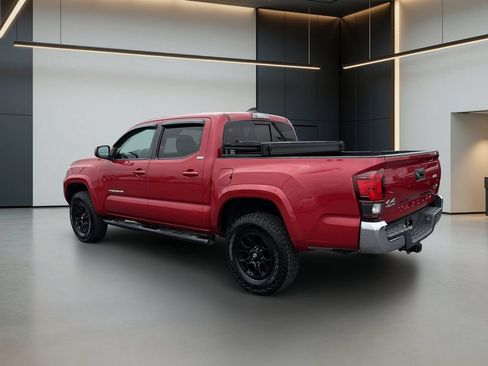 Used 2021 Toyota Tacoma SR5 AWD/4WD image 3