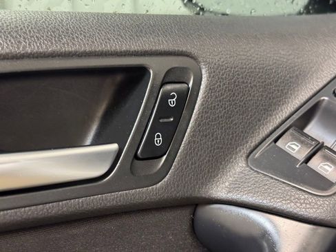 Used 2018 Volkswagen Tiguan Limited AWD/4WD image 9