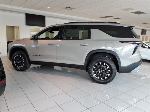 New 2026 Chevrolet Traverse Z71 w/ Driver Confidence Package image 3