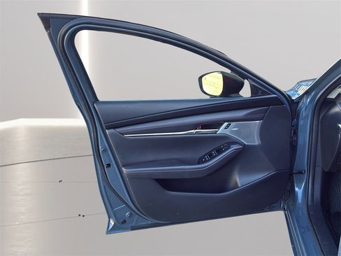 Used 2023 MAZDA MAZDA3 s image 11